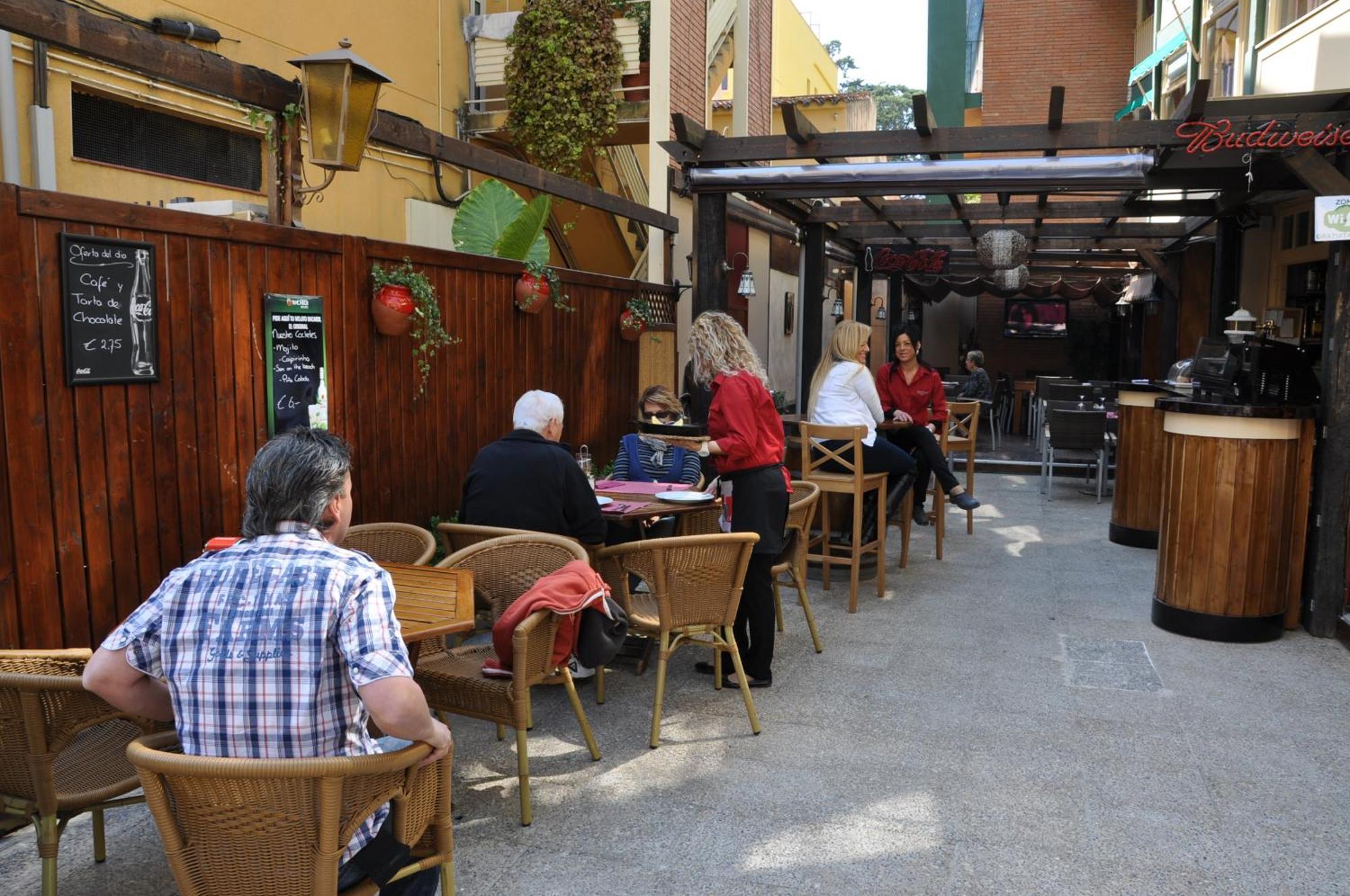 סאלו Hostal Montsant מראה חיצוני תמונה
