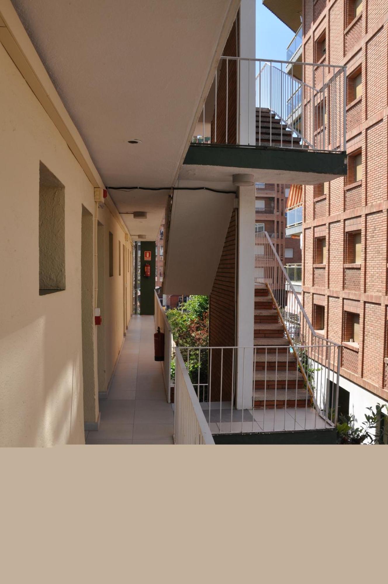 סאלו Hostal Montsant מראה חיצוני תמונה