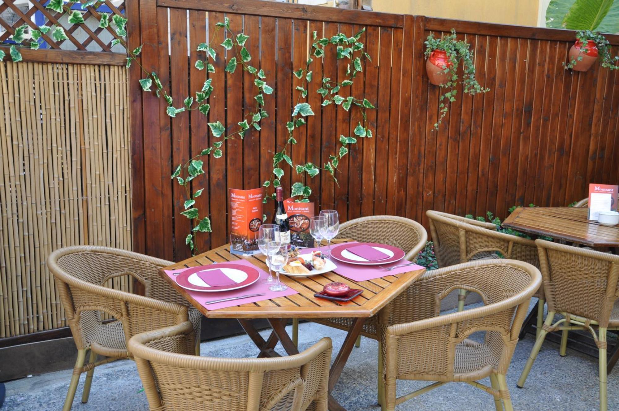 סאלו Hostal Montsant מראה חיצוני תמונה
