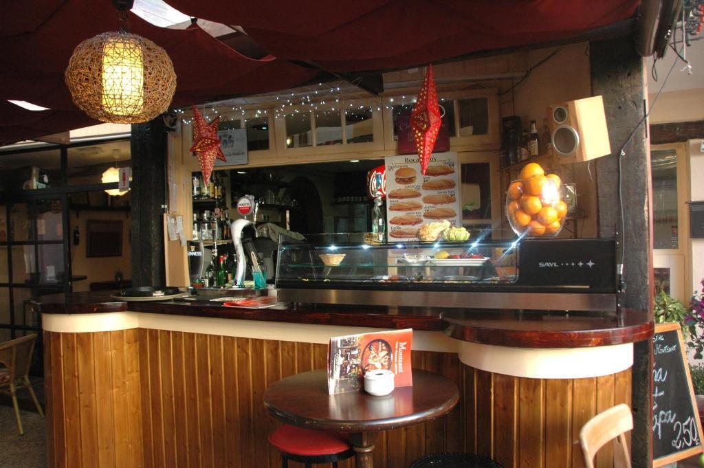 סאלו Hostal Montsant מראה חיצוני תמונה