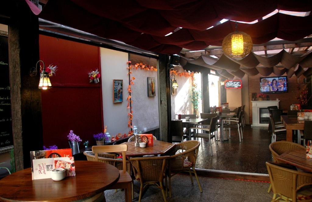 סאלו Hostal Montsant מראה חיצוני תמונה
