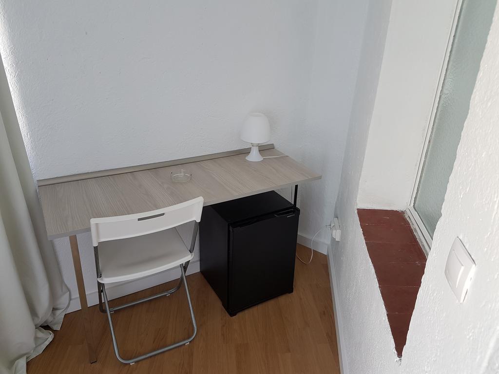 סאלו Hostal Montsant מראה חיצוני תמונה