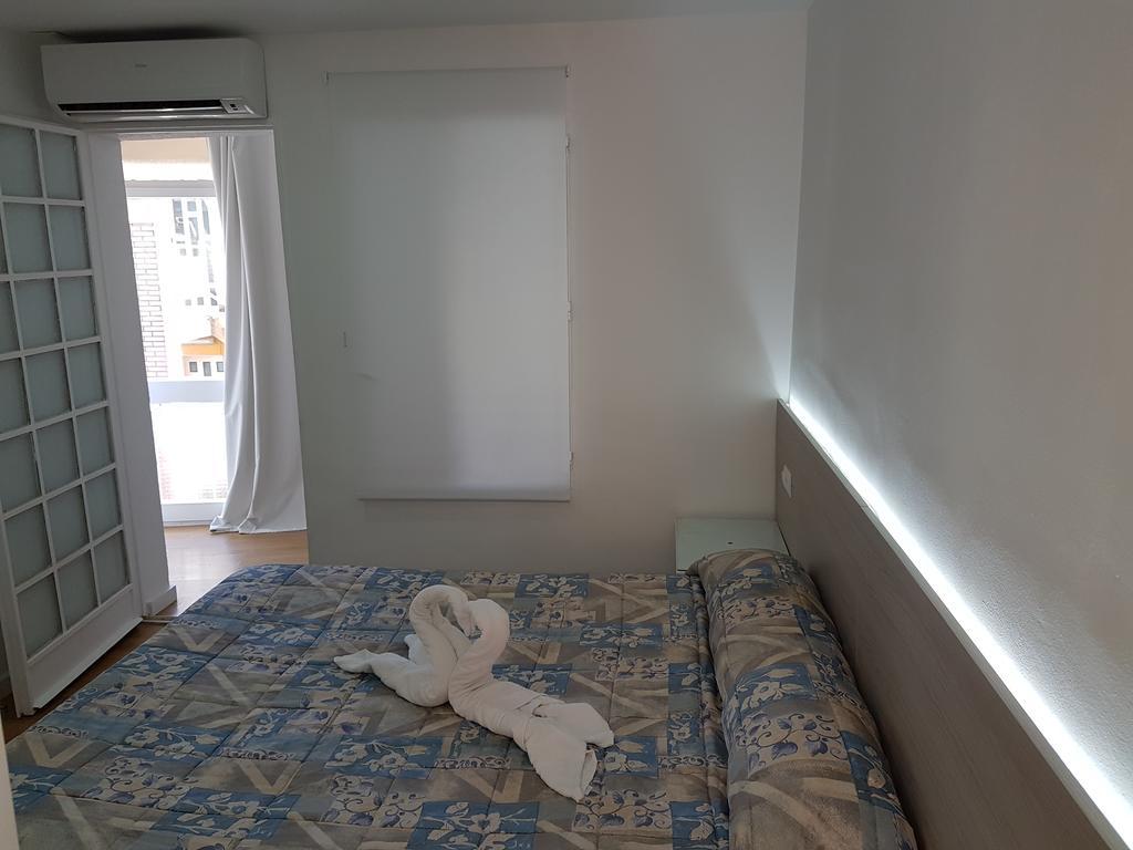 סאלו Hostal Montsant מראה חיצוני תמונה