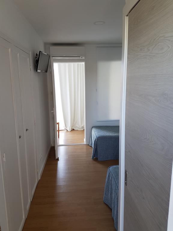 סאלו Hostal Montsant מראה חיצוני תמונה
