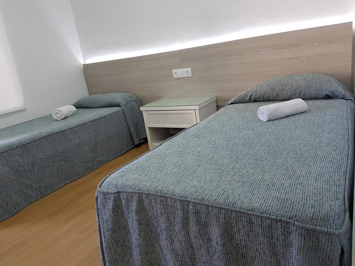 סאלו Hostal Montsant מראה חיצוני תמונה