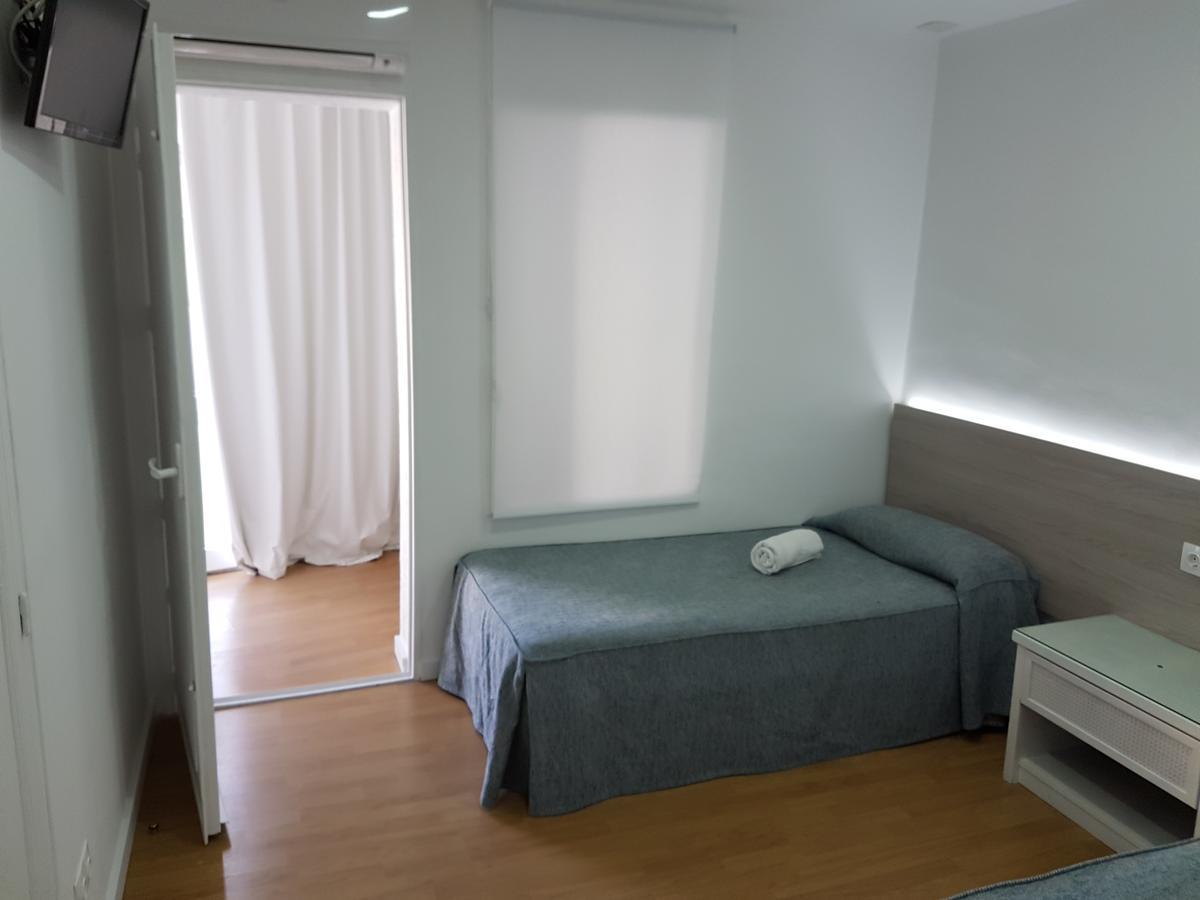 סאלו Hostal Montsant מראה חיצוני תמונה