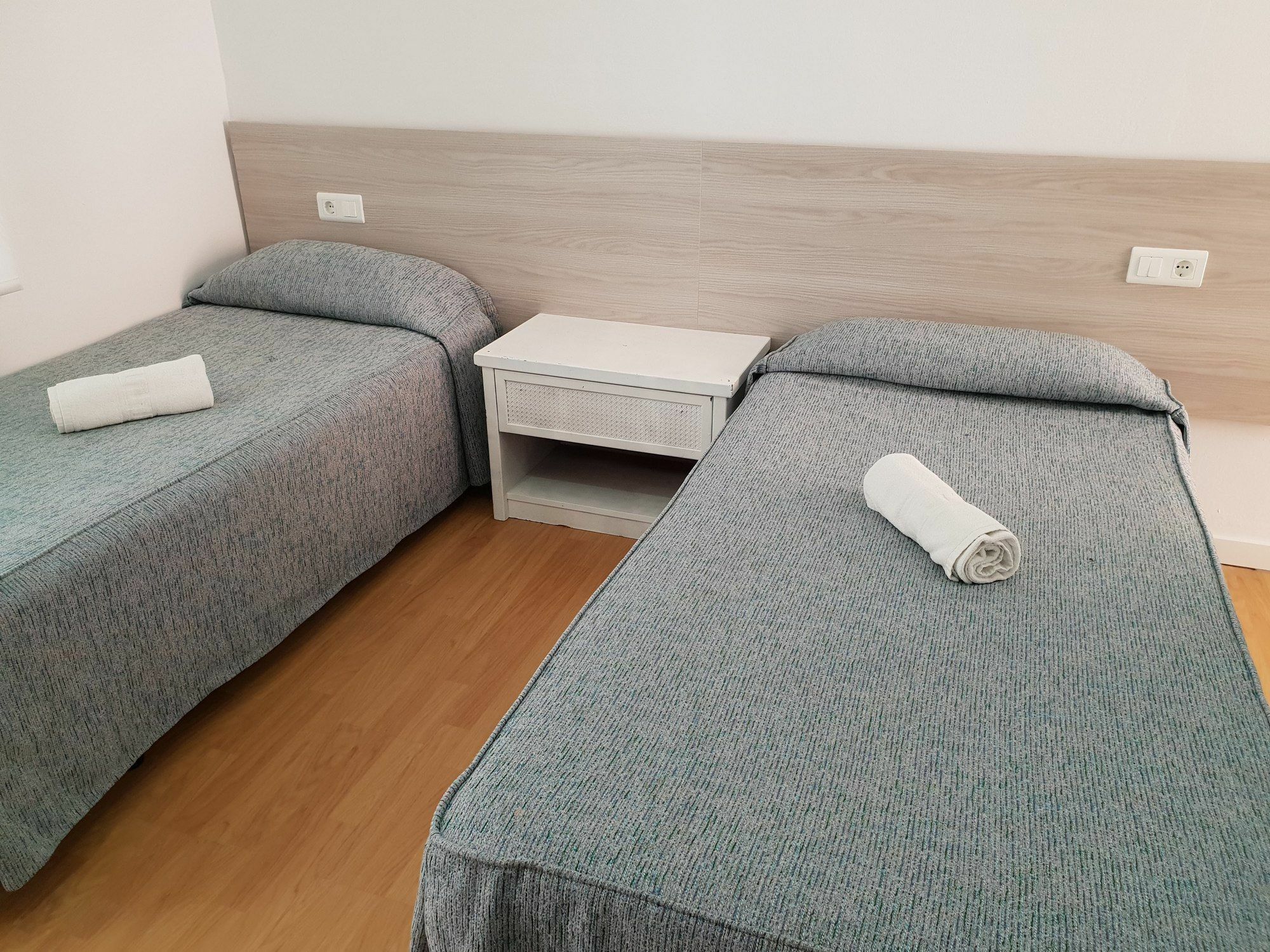 סאלו Hostal Montsant מראה חיצוני תמונה