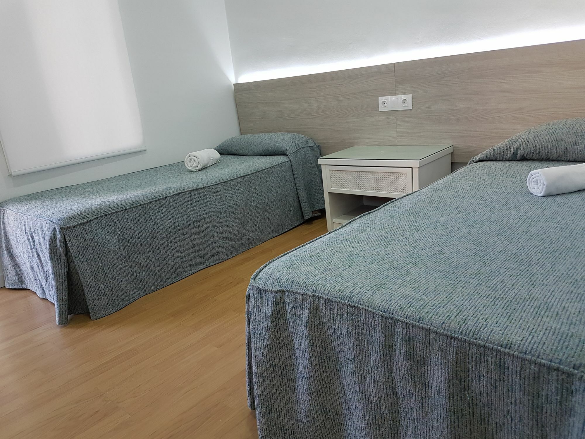 סאלו Hostal Montsant מראה חיצוני תמונה